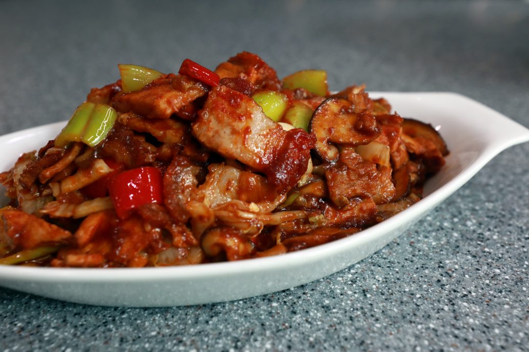 私房好菜 | “宝爸厨房”4烧肉料理  官耀鸿下厨减压 最爱研究新菜色