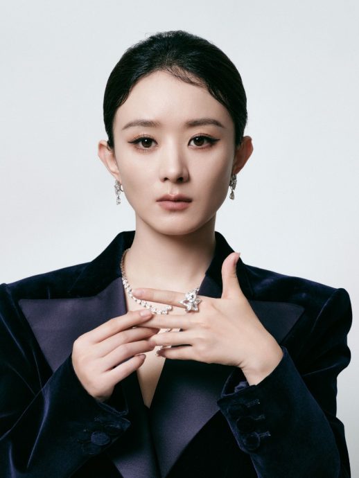 穿高跟鞋走路不自然 赵丽颖被网借机嘲身高