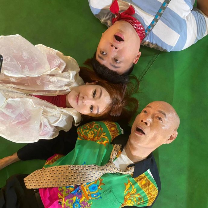 童缤毓带罗家英吃榴梿 张继聪为戏操肌戒口