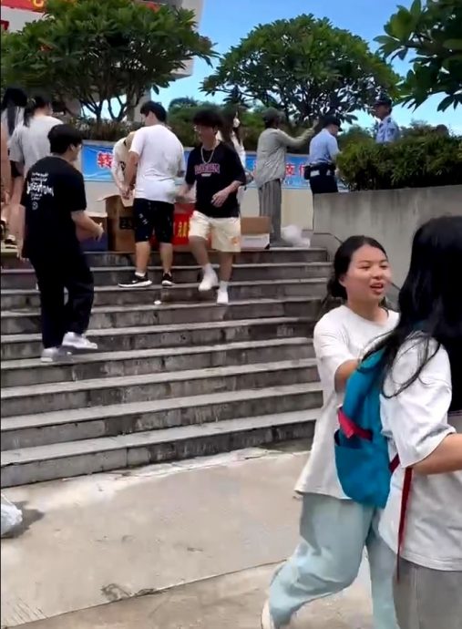 筷子姐反击  不满“被屈”贪心买万对筷子派同学