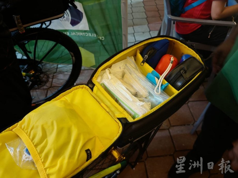 红屋社区志愿医疗队急救站,第一时间给有需要的游客医疗服务