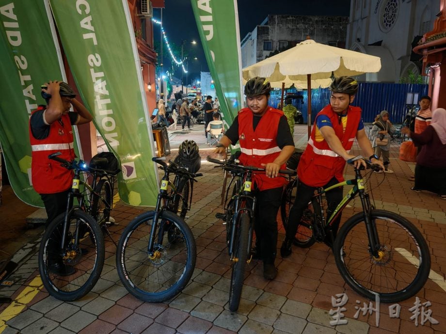 红屋社区志愿医疗队急救站,第一时间给有需要的游客医疗服务