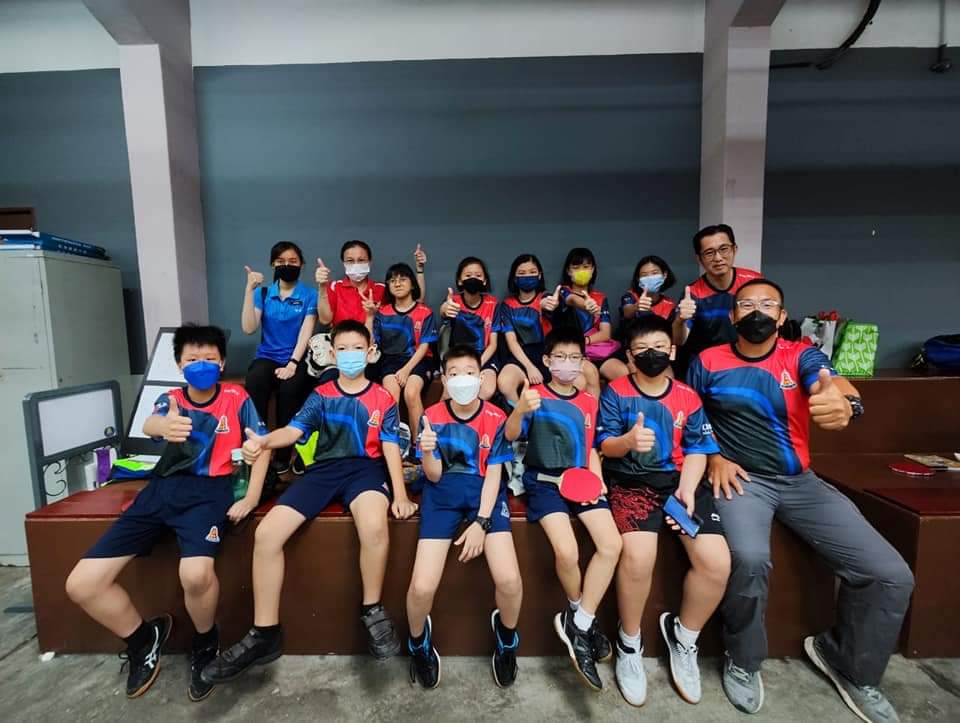 细述华小 | 铿锵步操带动纪律 公民二校顾好每个学生