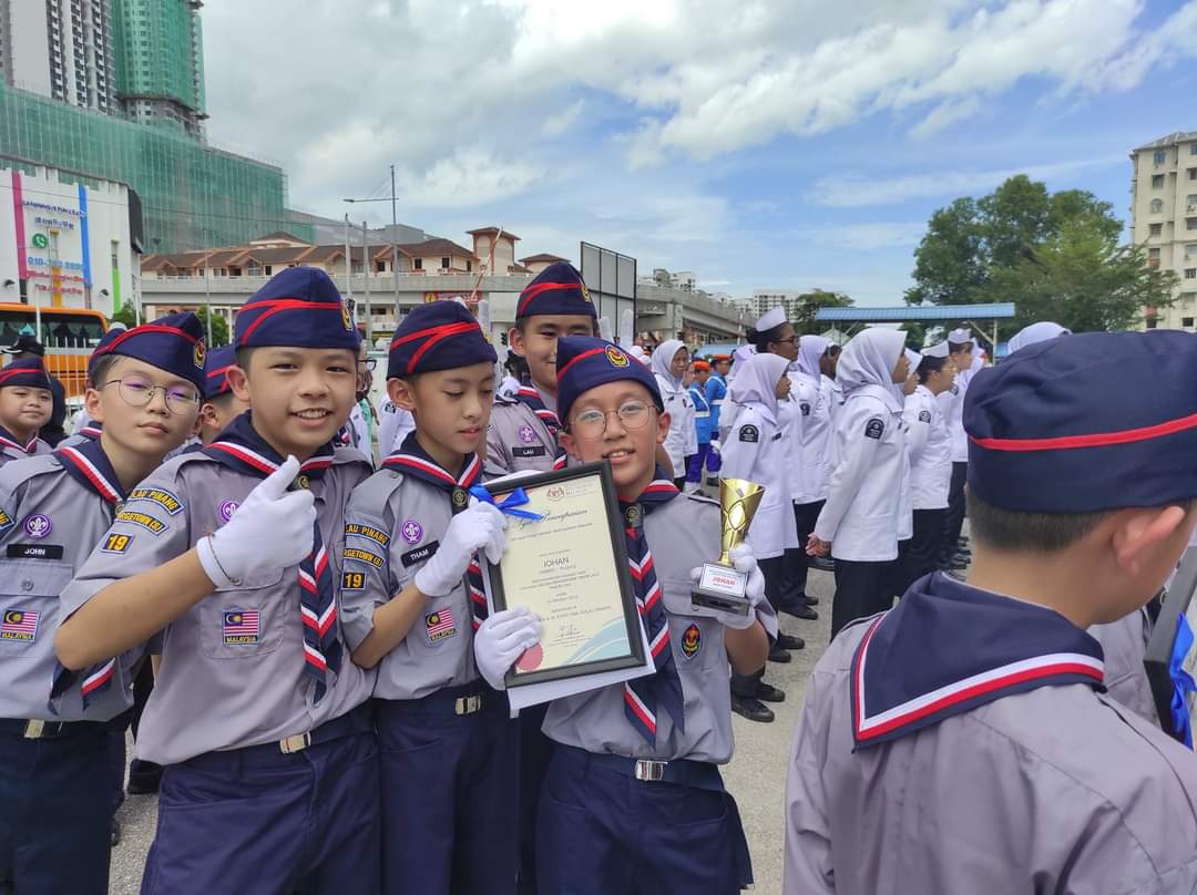 细述华小 | 铿锵步操带动纪律 公民二校顾好每个学生