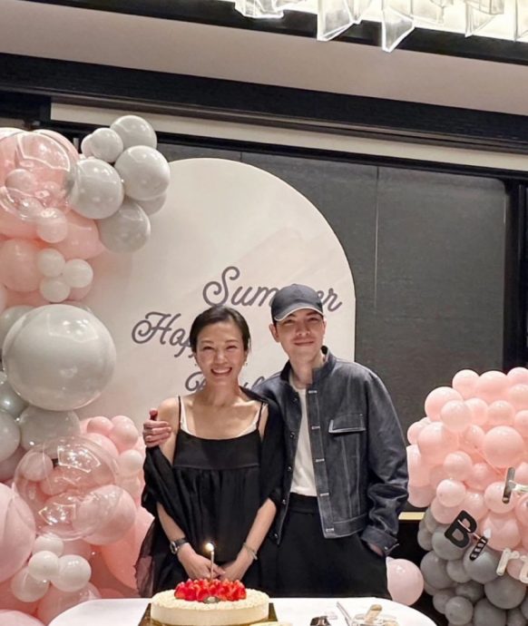 萧敬腾高调为爱妻庆生  买屏幕广告肉麻示爱