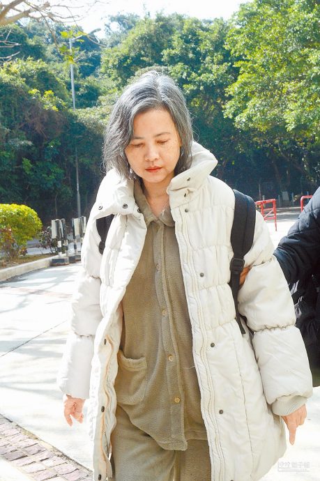 蓝洁瑛灵位前胡言乱语 网红行径被批消费先人