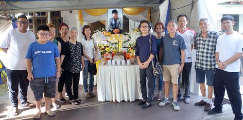 补照片／莫翰出殡亲友送别 黄一飞：没想到再次见面是这样的