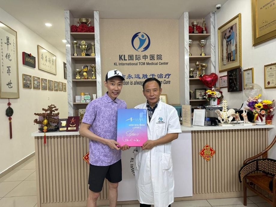 补照片:配合50周年稿:访李大志医师