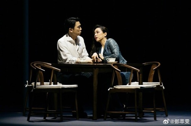 被中国粉丝索签名“别转脸” 邓萃雯遭疑耍大牌　原来真相是……	