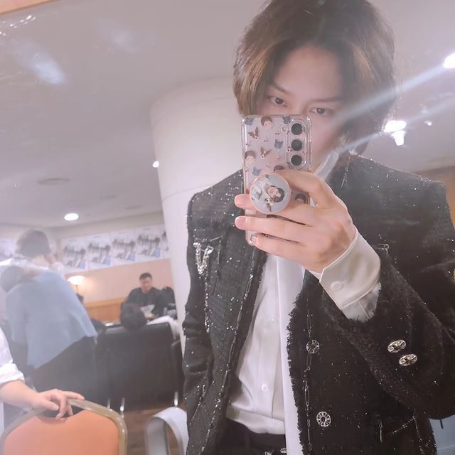 被曝带后辈出入声色场所 希澈驳斥“从来没有”