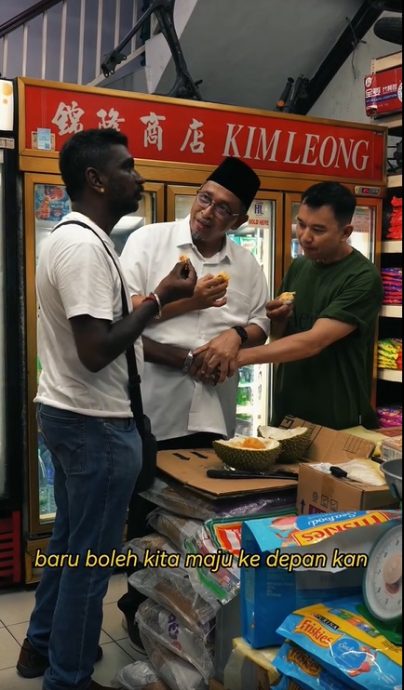 视频|“1对1” 2男持刀再扛上竟是宣传片 希盟候选人竞选策略惹议!