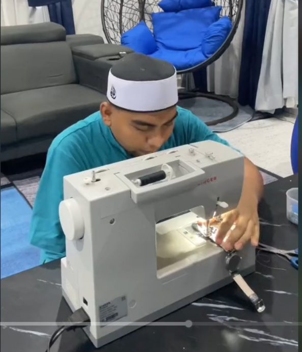 视频|获学生赠手表不感冒犯 独臂老师:“意义深重的礼物”