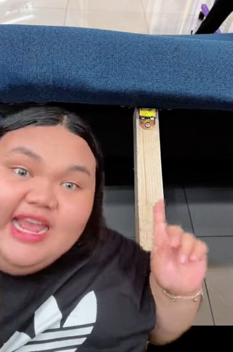 视频|被指坐坏沙发还被索偿 女子拒妥协:“已松动坐下就断”