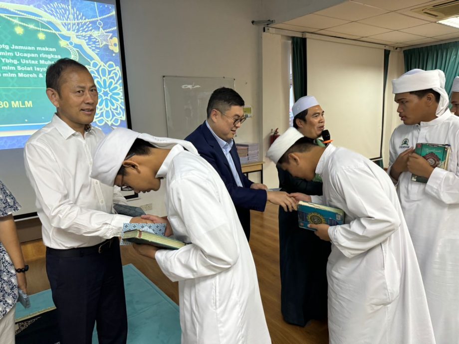 请关联马中建交//每日一篇/普通组/马来西亚江苏总商会总会长孙建炜/马中建交50周年