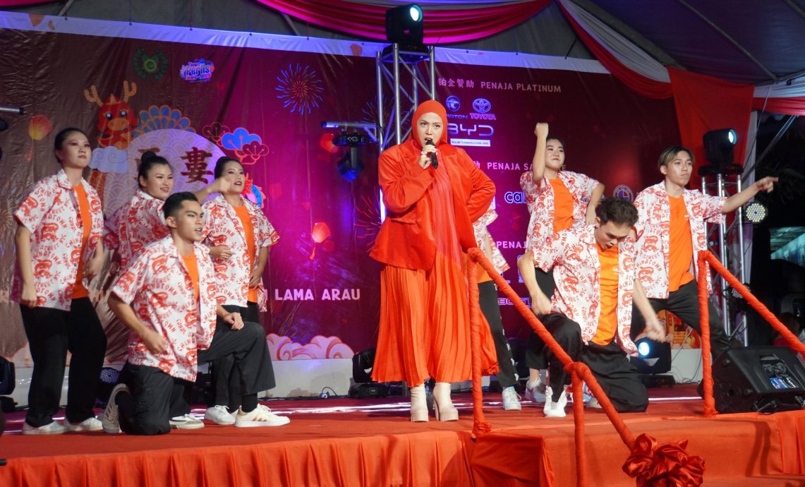 请签发(大北马3)颜艾菱抨玻政府娱乐条例过于苛刻,须呈歌单供审阅矫枉过正审批耗时