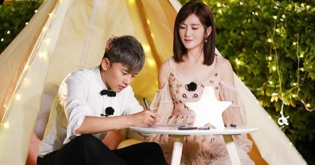 谢娜出席双胞胎女儿毕业典礼 被当场揭穿“在台上都看到妈妈在哭”