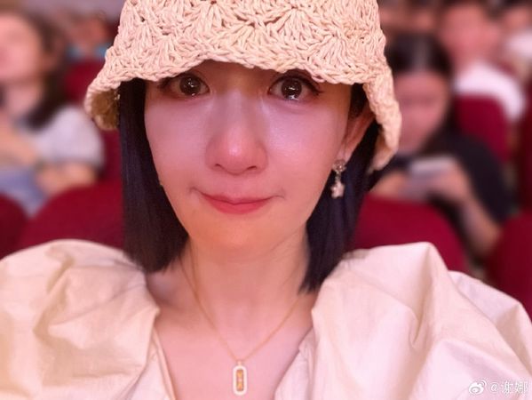 谢娜出席双胞胎女儿毕业典礼 被当场揭穿“在台上都看到妈妈在哭”