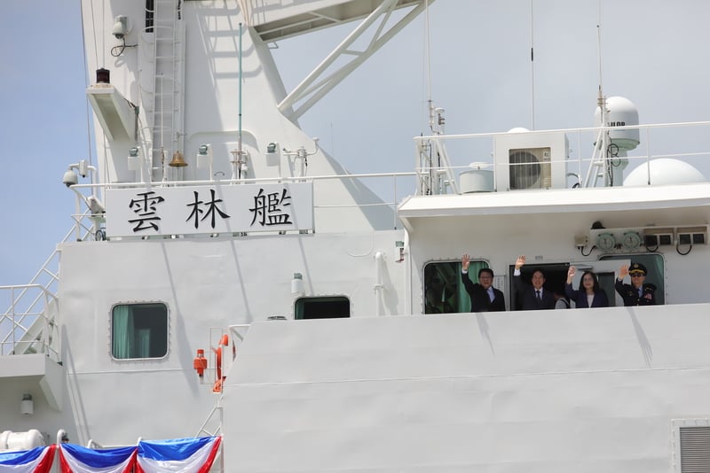 赖清德首次南下高雄主持云林舰成军典礼