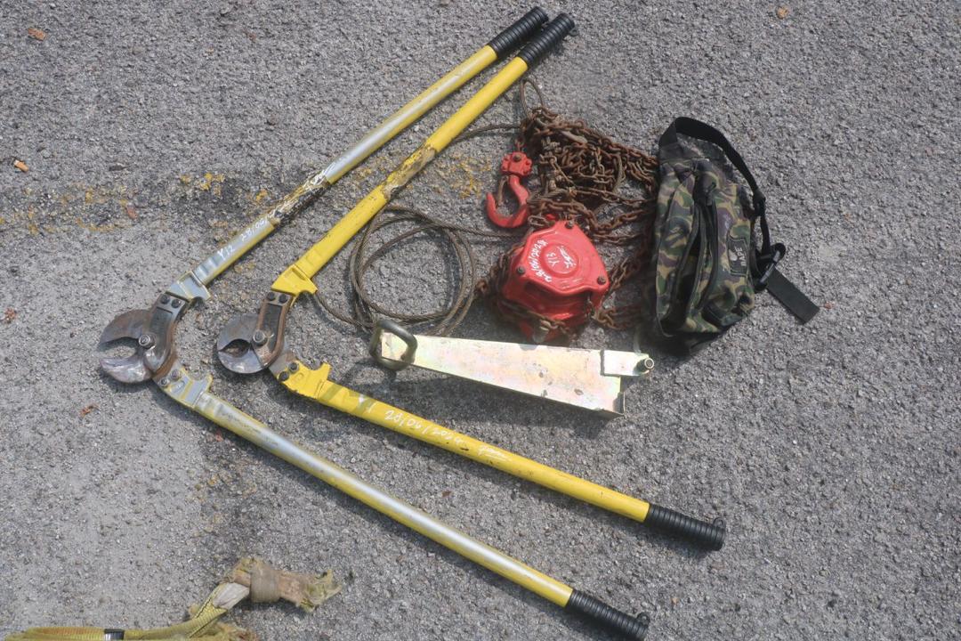 遇巡警驱车逃1人跳车 警破偷电缆集团捕11人