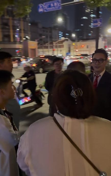 酒店被40人围堵跟拍 吴镇宇忍怒反问:拍完了吗