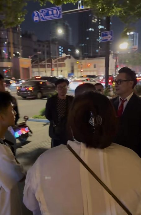 酒店被40人围堵跟拍 吴镇宇忍怒反问:拍完了吗
