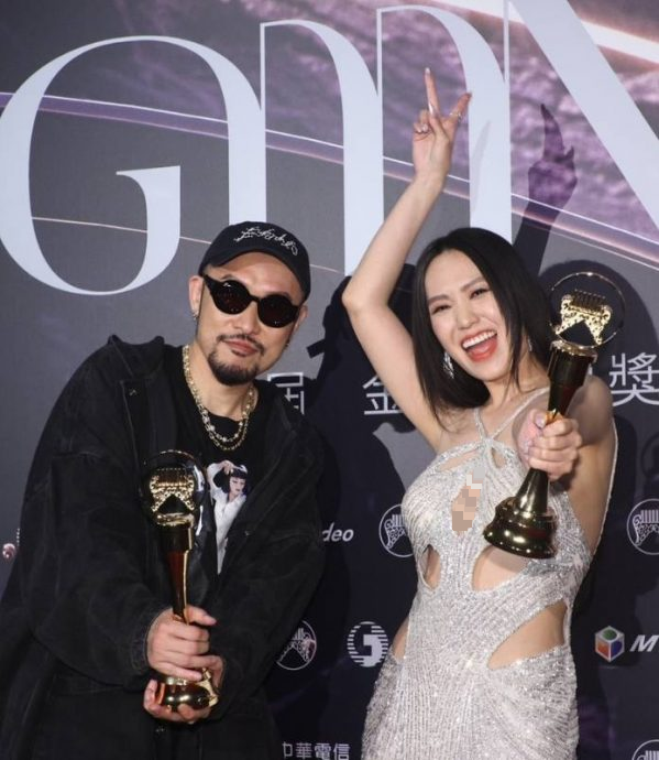 金曲35|MC HotDog一面倒赢歌王 杨乃文2票之差输孙盛希