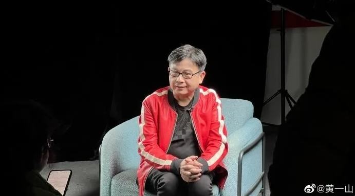 长子“脑白质发育不健全”坐轮椅　黄一山尽心照顾无怨言	