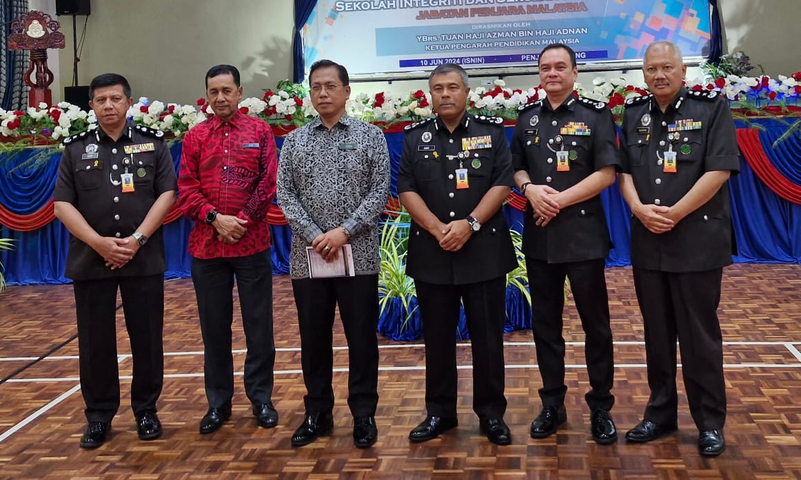 阿兹曼鼓励教师做好准备 利用数码平台教学