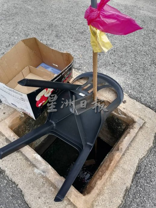 阿发茶室路口沟渠铁盖失窃,威胁民众安全。