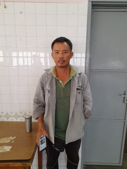 霹发展机构深夜设闸挖坑封路 农民忧无法耕作耽误收成