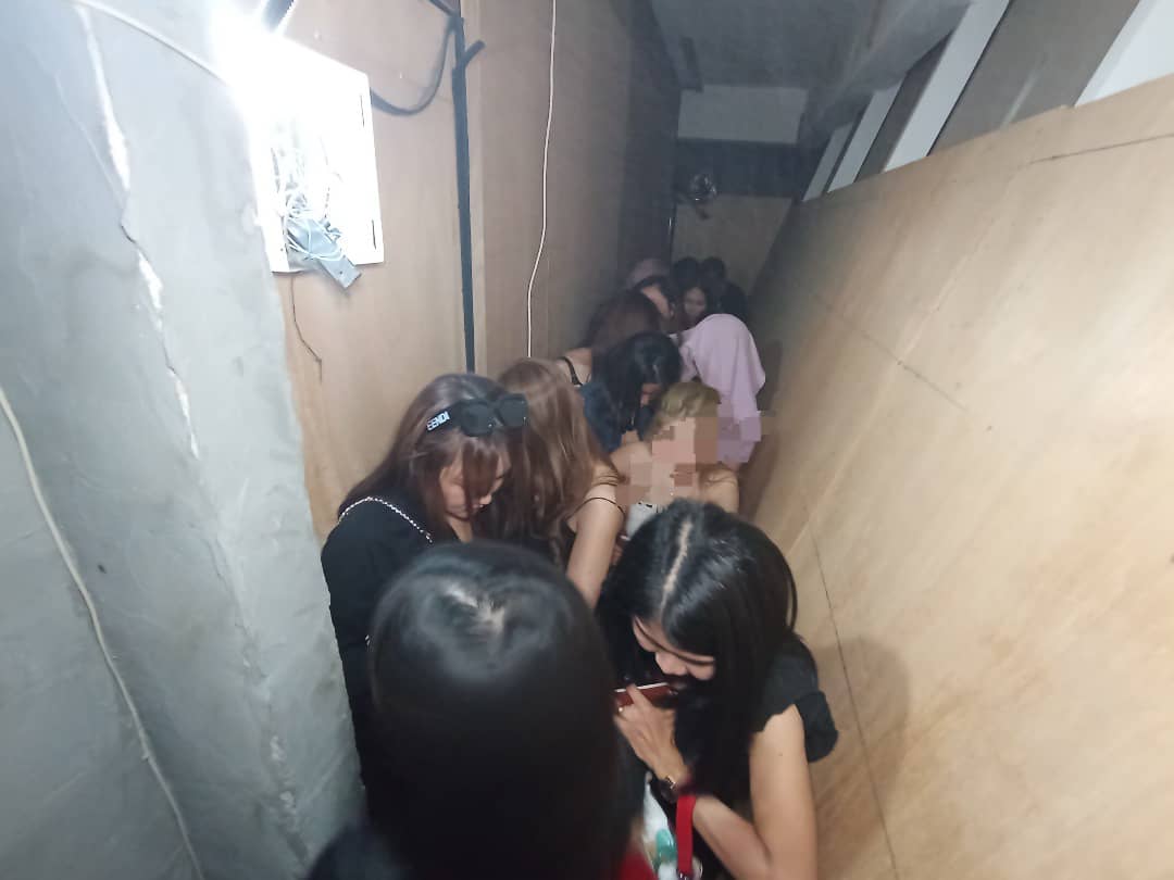 霹移民局展开“震荡”行动 扣查11外籍女子