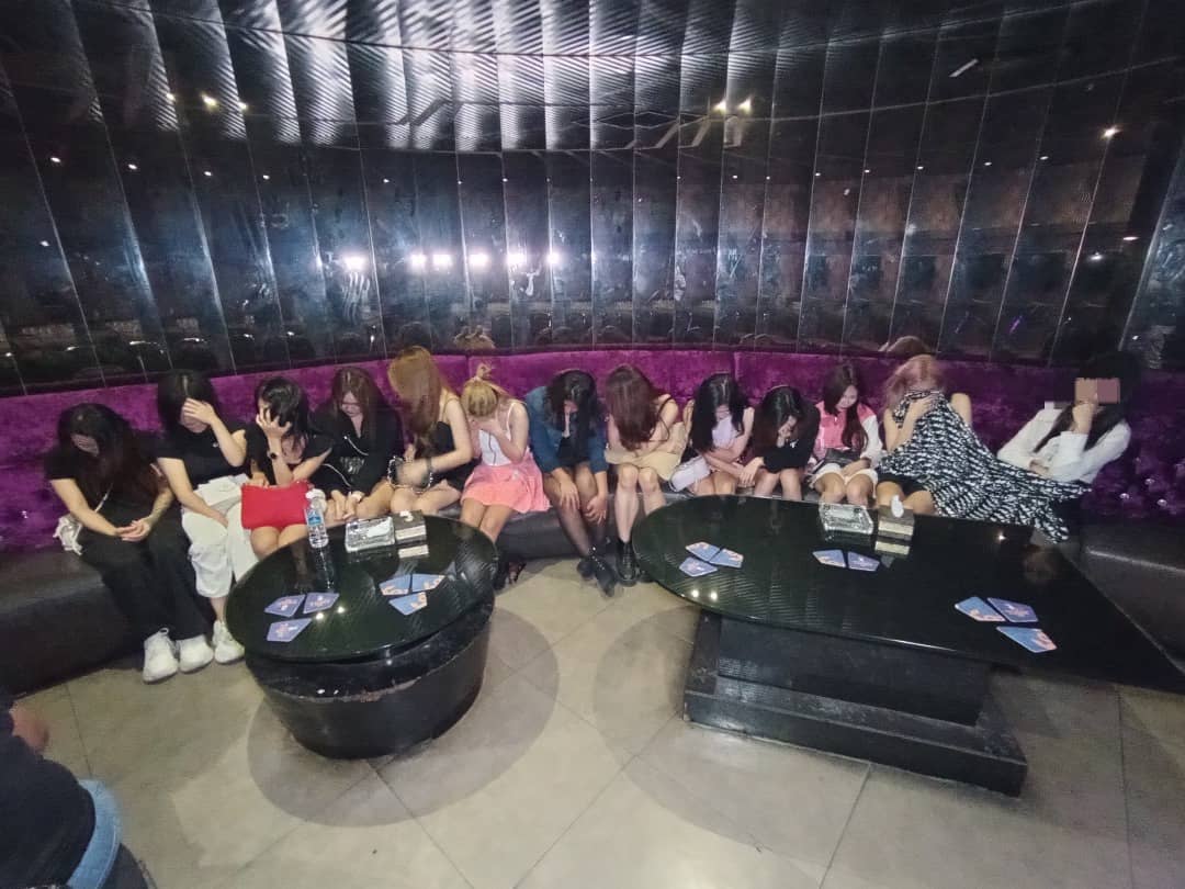 霹移民局展开“震荡”行动 扣查11外籍女子