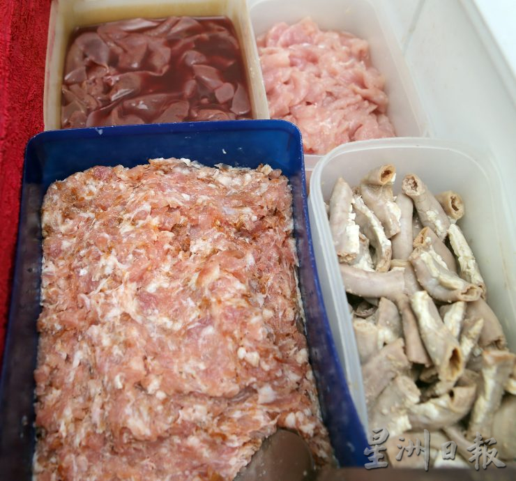 霹/第四版头/【人气美食】/果然好味茶餐室 猪肉粉汤鲜肉香