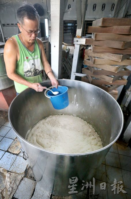 霹:封底主文/它的诞生|匠心制豆腐 每块皆辛苦