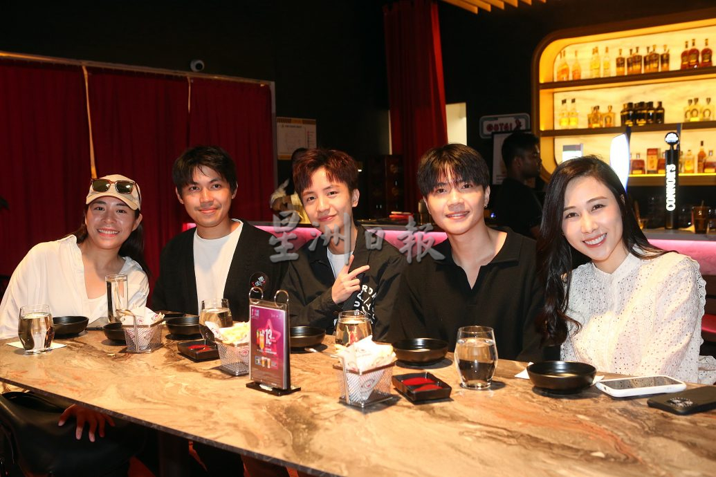 音乐会获女友捧场 潘裕文看俊倩眼神拉丝