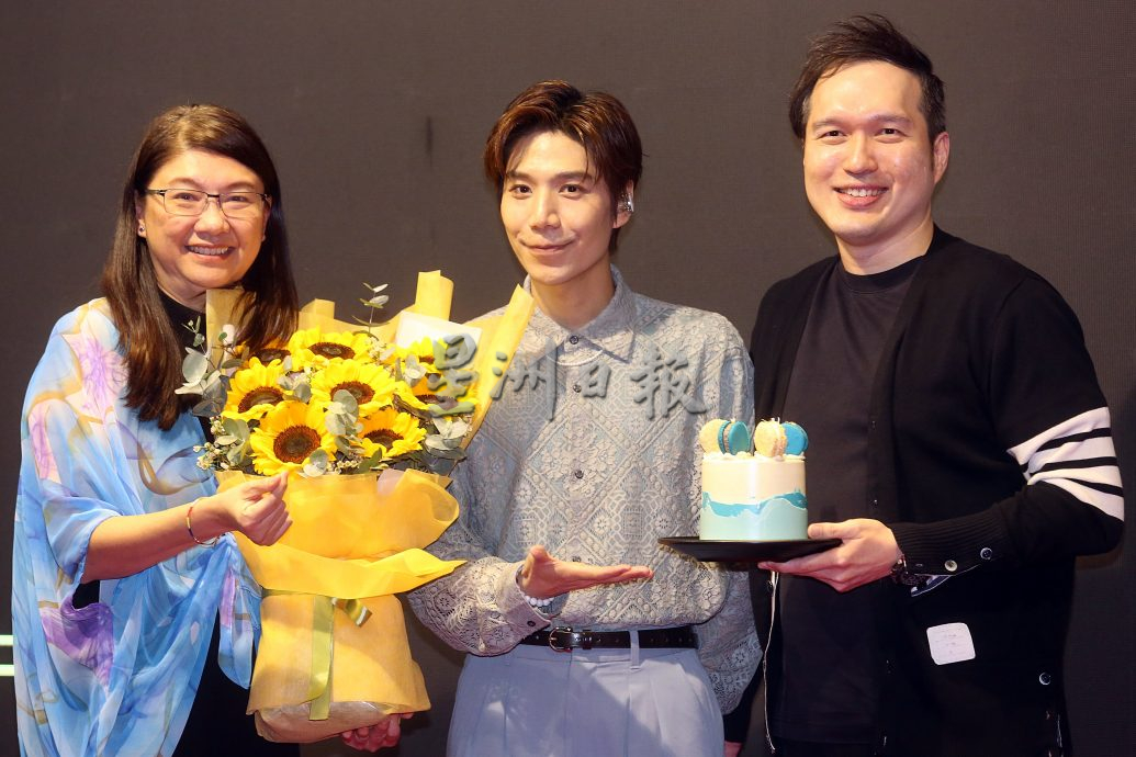 音乐会获女友捧场 潘裕文看俊倩眼神拉丝