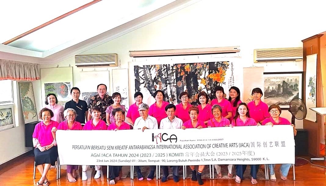 马美术家协会 女书画家协会等开大会分享创作促进交流