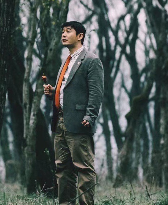 黄晓明上影节封帝 感慨“越过了高山”