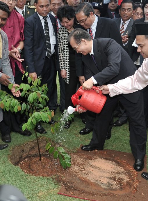 (19/6见报)马中建交特辑/(C)2005年至2012年/马中建交50周年/紧密交往期
