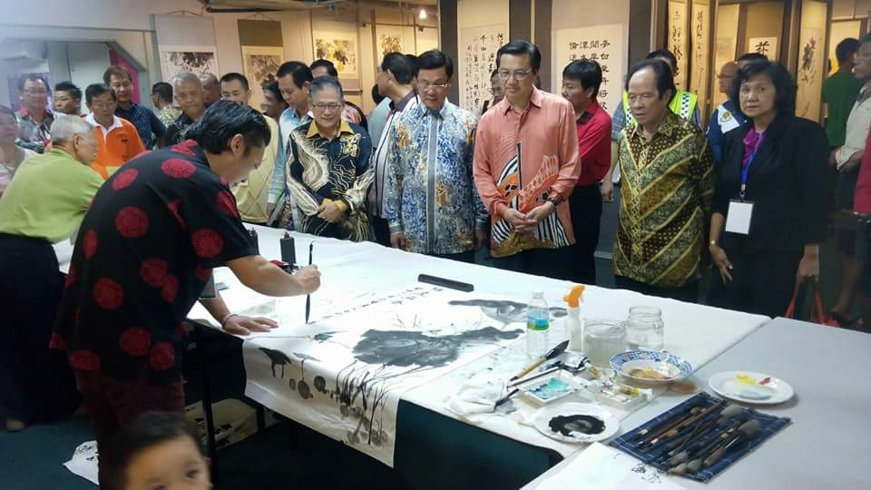 (19/6见报)马中建交特辑/(中国人在大马)遇捷