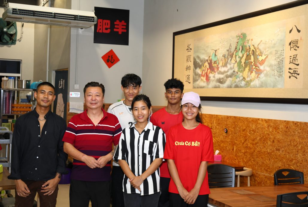 (19/6见报)马中建交特辑/(中国人在大马)遇捷