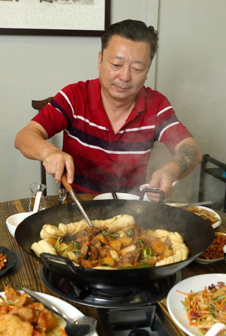 (19/6见报)马中建交特辑/(中国人在大马)遇捷