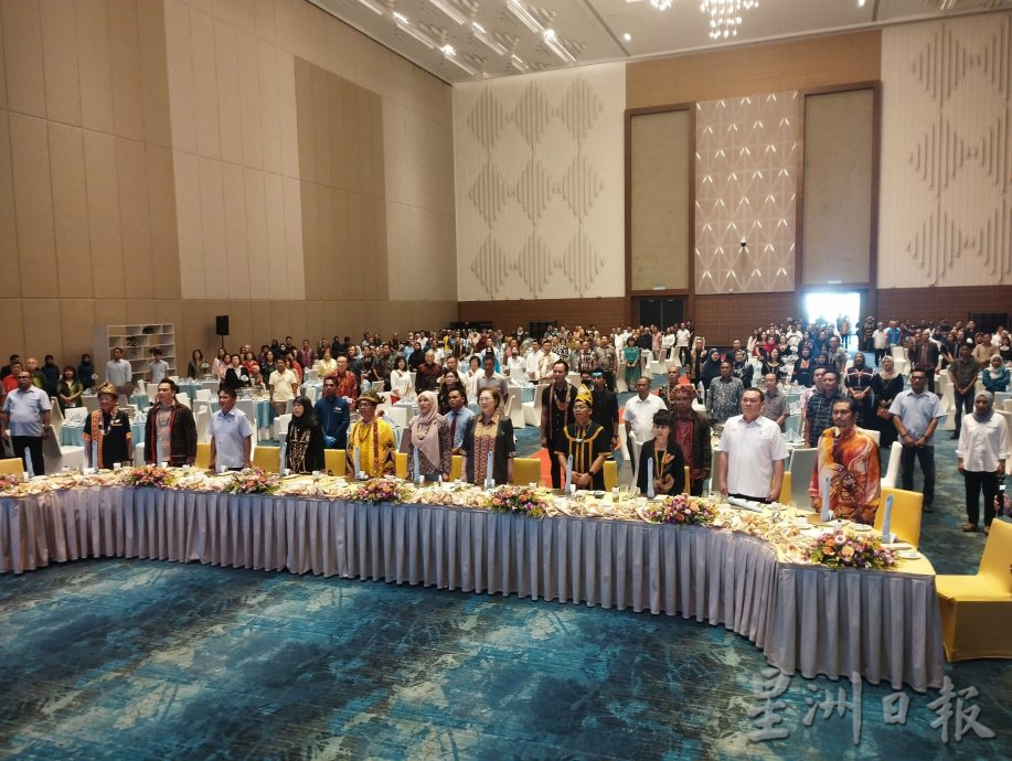 慕斯达法谴责把非公民卷入集会