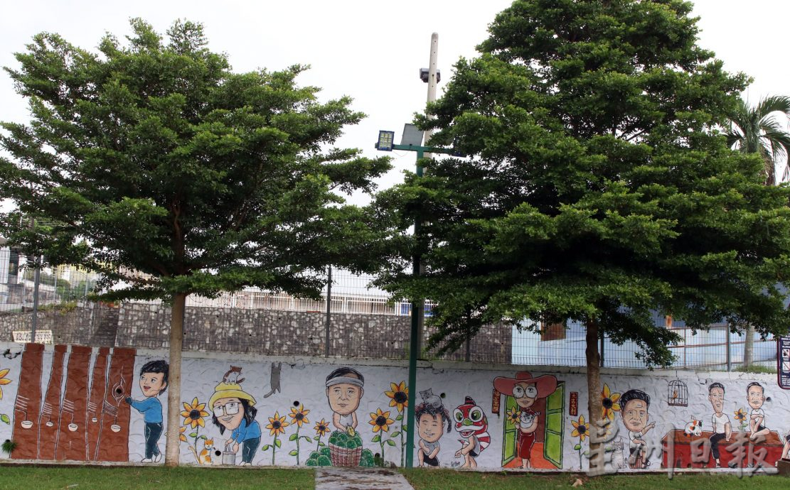 星角摄:万茂新村最熟悉的一道风景—街画