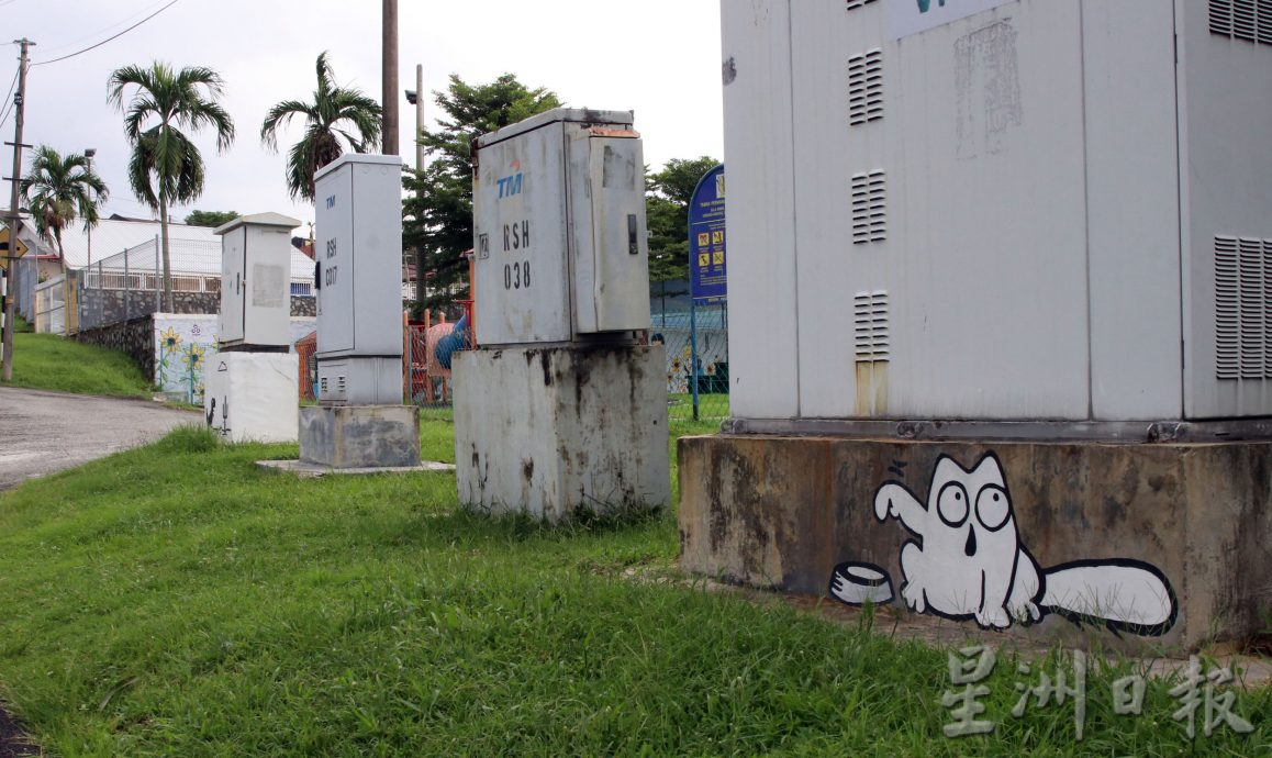 星角摄:万茂新村最熟悉的一道风景—街画