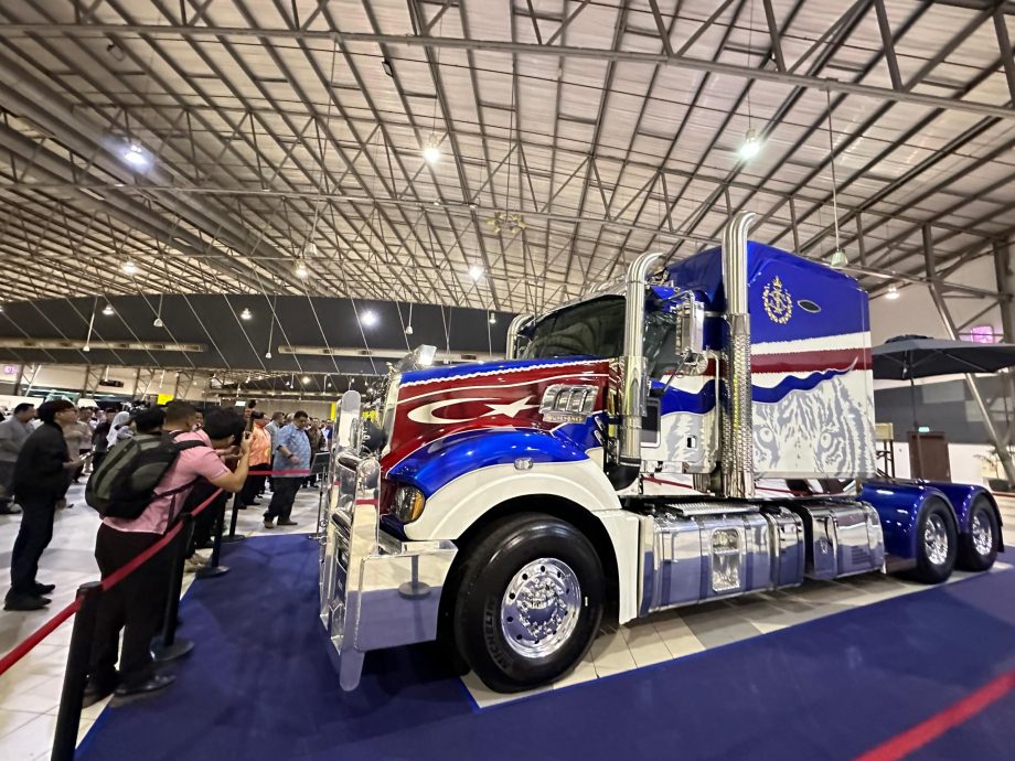 （即日下古城版p3）37辆豪车在MITC展出5天