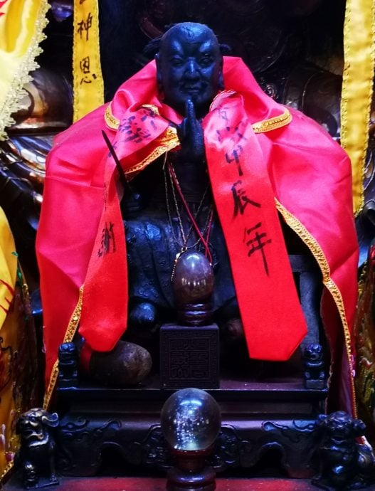 （古城封底主文）《庙堂之旅》一尊超过300年的张公圣君神像，一个乩童的指引　金山宫从住家变神庙