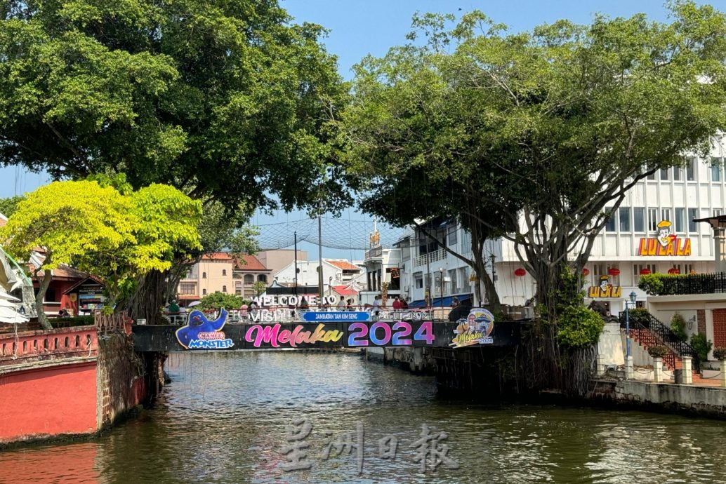 （古城封面主文） 暂缓调涨 文物税维持2令吉·吸引游客留宿