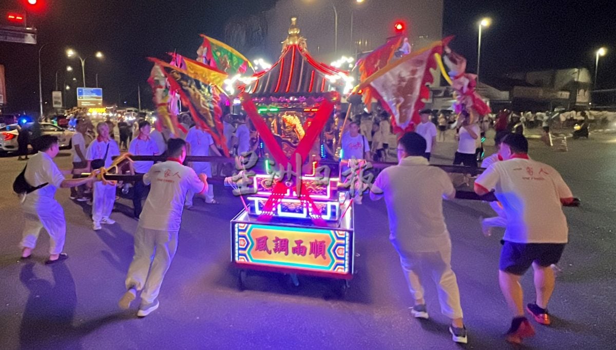 （古城封面主文）145队伍 逾40神轿·万人参与三忠宫众神巡筵遶境