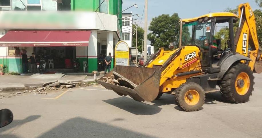 （古城封面主文）汉都亚再也市议会展开零障碍行动，清除停车位及公共场所的障碍物